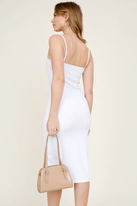 DX82206_White_3289746