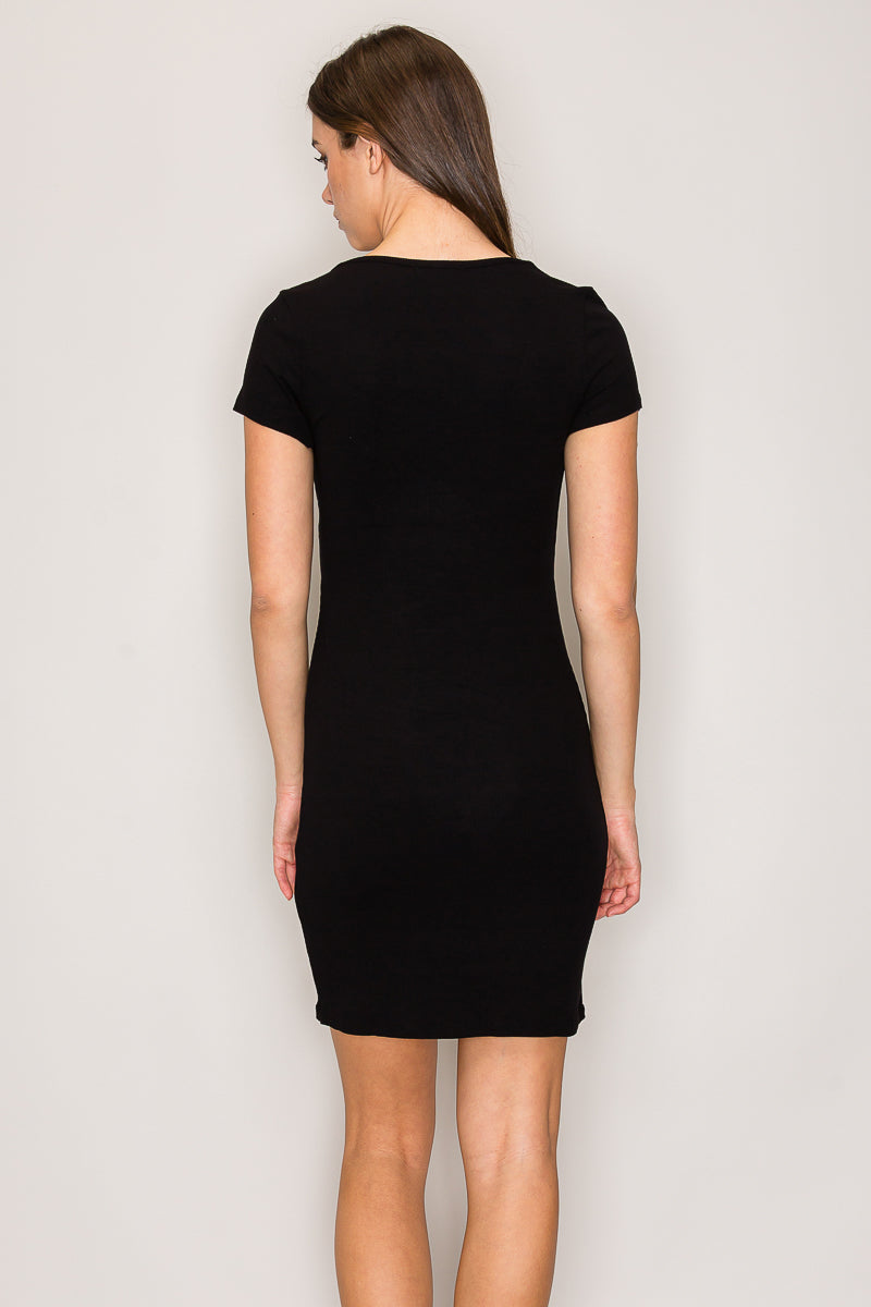 DY70143_BlackWhite_4029235